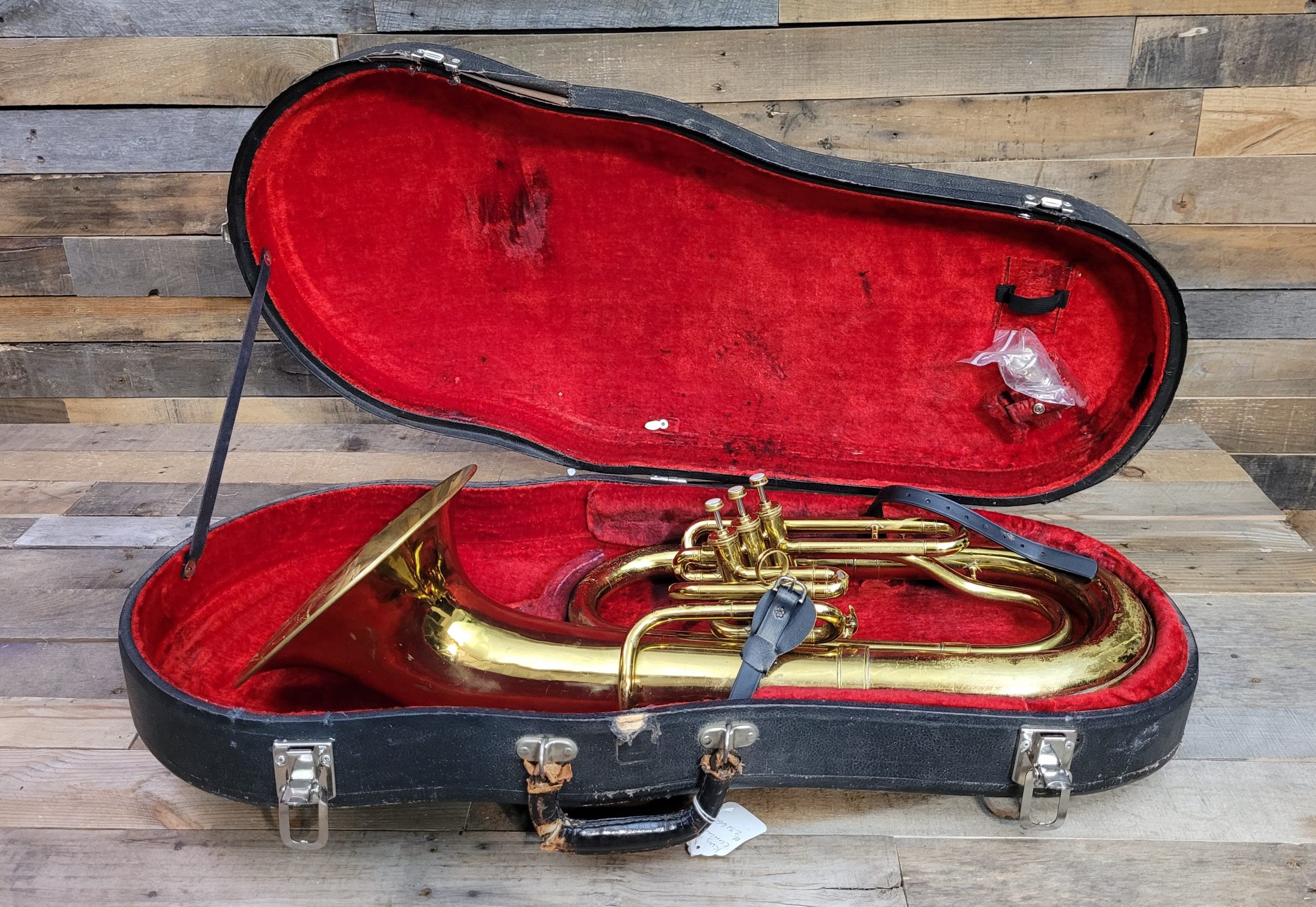 Used Student Baritone – King Cleveland 627 with case & mouthpiece