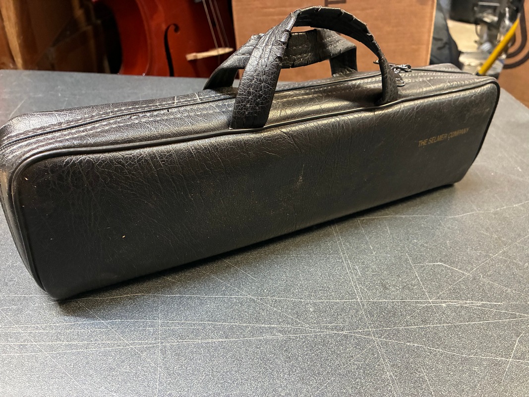 Used Student Flute - Selmer Signet -Open Hole - SN043083 - Image 2