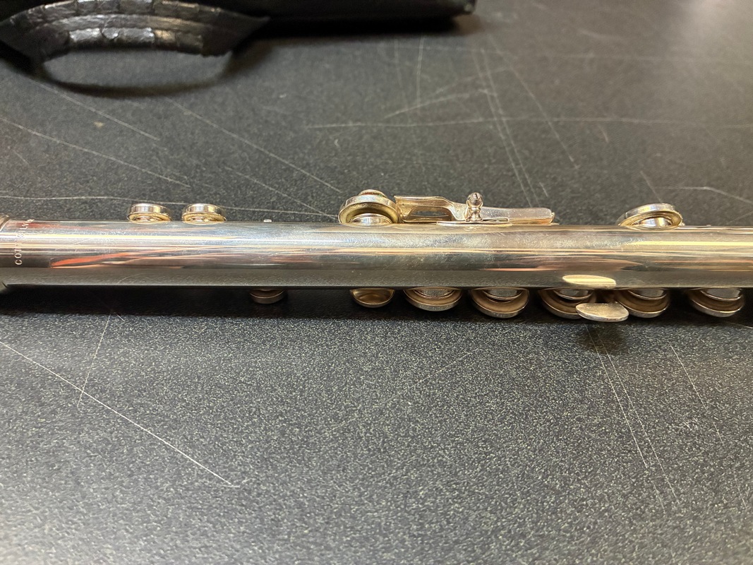 Used Student Flute - Selmer Signet -Open Hole - SN043083 - Image 12