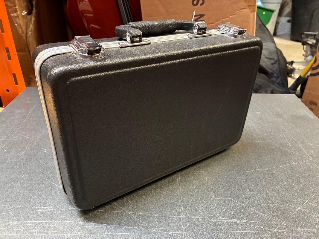 Used Student Clarinet - Bundy Deluxe - SN557037 - Image 10