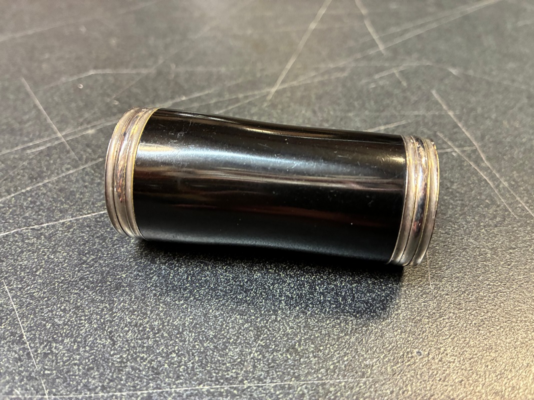 Used Student Clarinet - Bundy Deluxe - SN557037 - Image 7