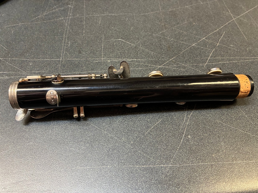 Used Student Clarinet - Bundy Deluxe - SN557037 - Image 3