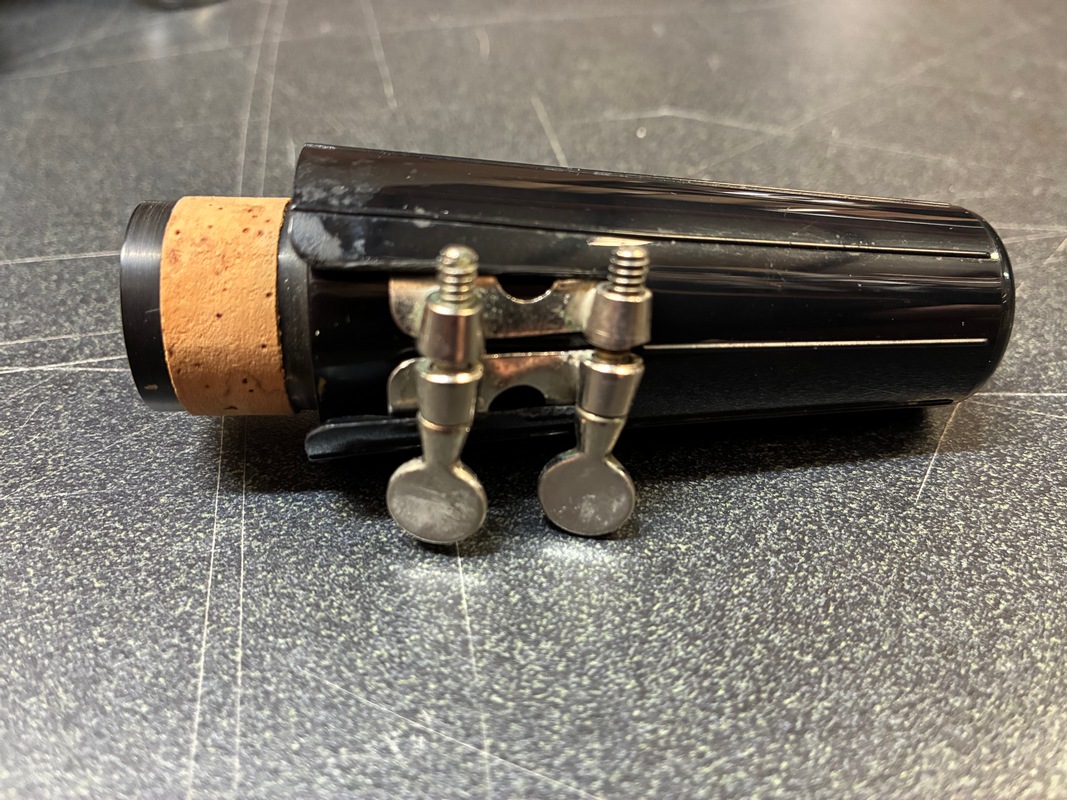 Used Student Clarinet - Bundy Deluxe - SN557037 - Image 2