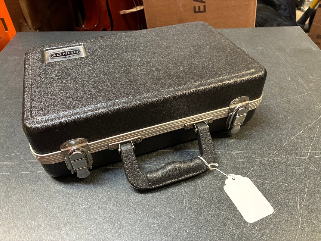 Used Student Clarinet - Bundy - SN11080190 - Image 9