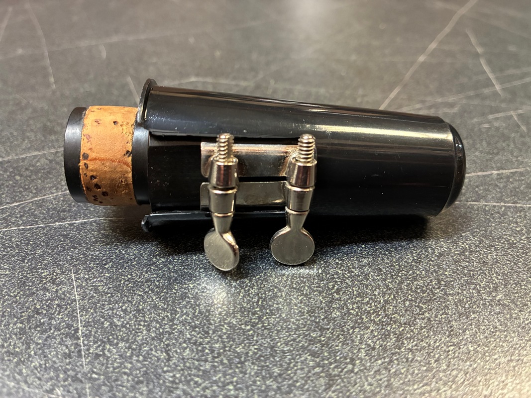 Used Student Clarinet - Bundy - SN11080190 - Image 6