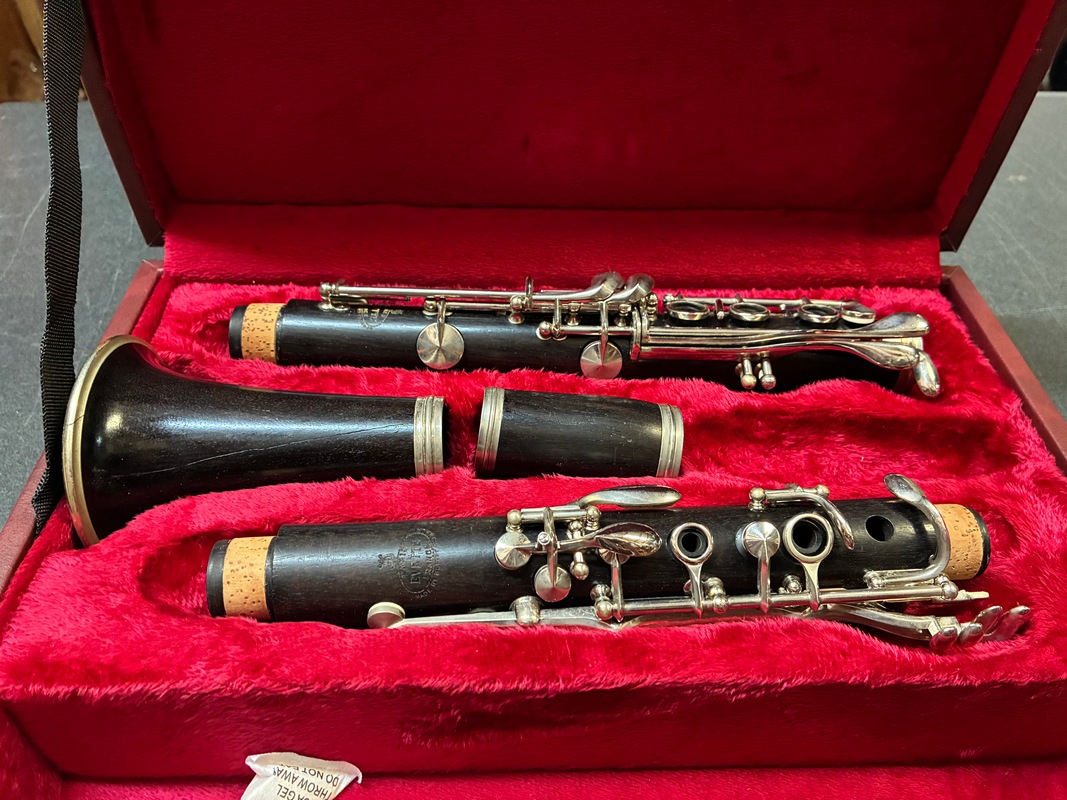 Used Intermediate Clarinet - Buffet E11 - SND7635