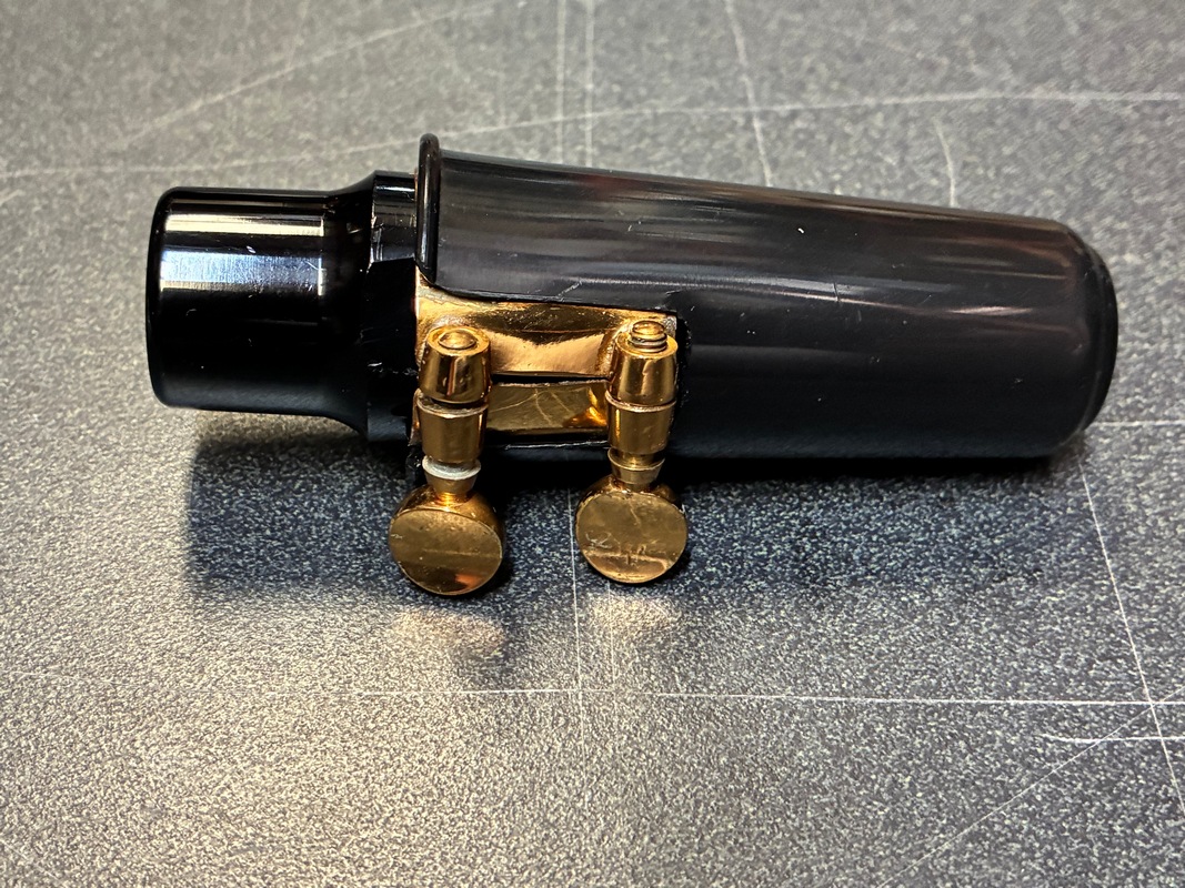 Used Student Alto Saxophone - Image DAS501 - SNA800434 - Image 2